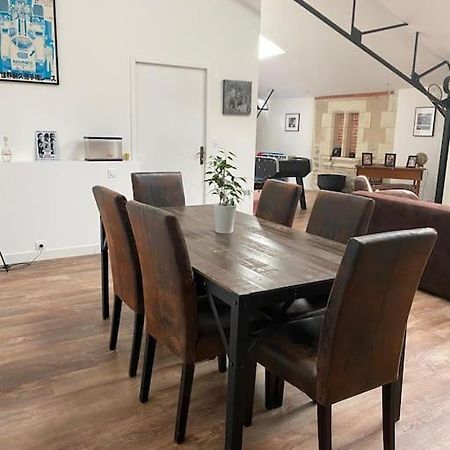 Loft Proche Centre Ville Hotes Habitant A L Etage Laval  Bagian luar foto